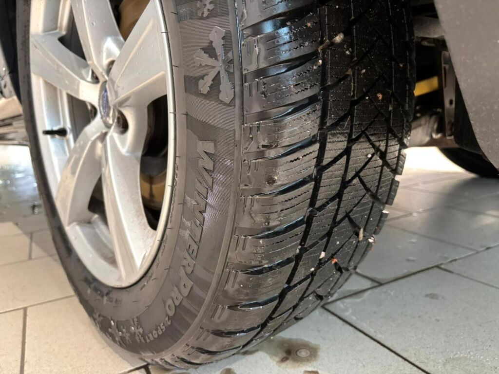 Volvo XC90 2017 Musta