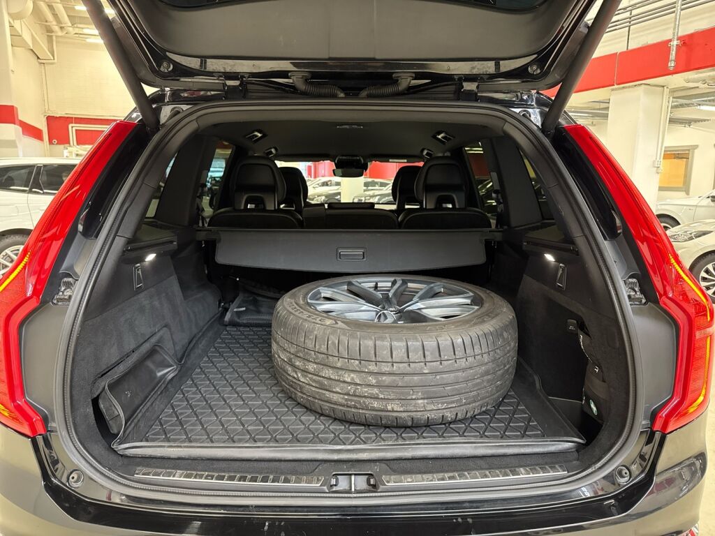 Volvo XC90 2017 Musta