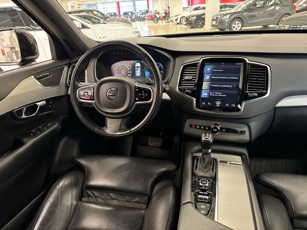 Volvo XC90 2017 Musta