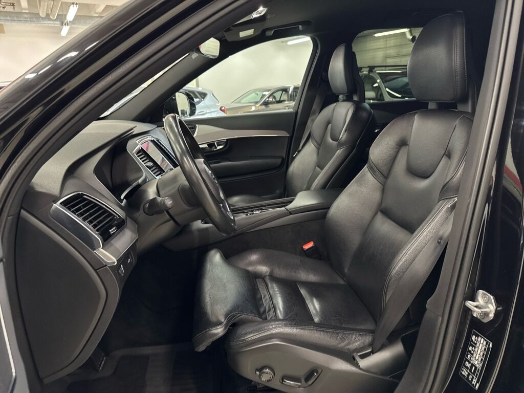 Volvo XC90 2017 Musta