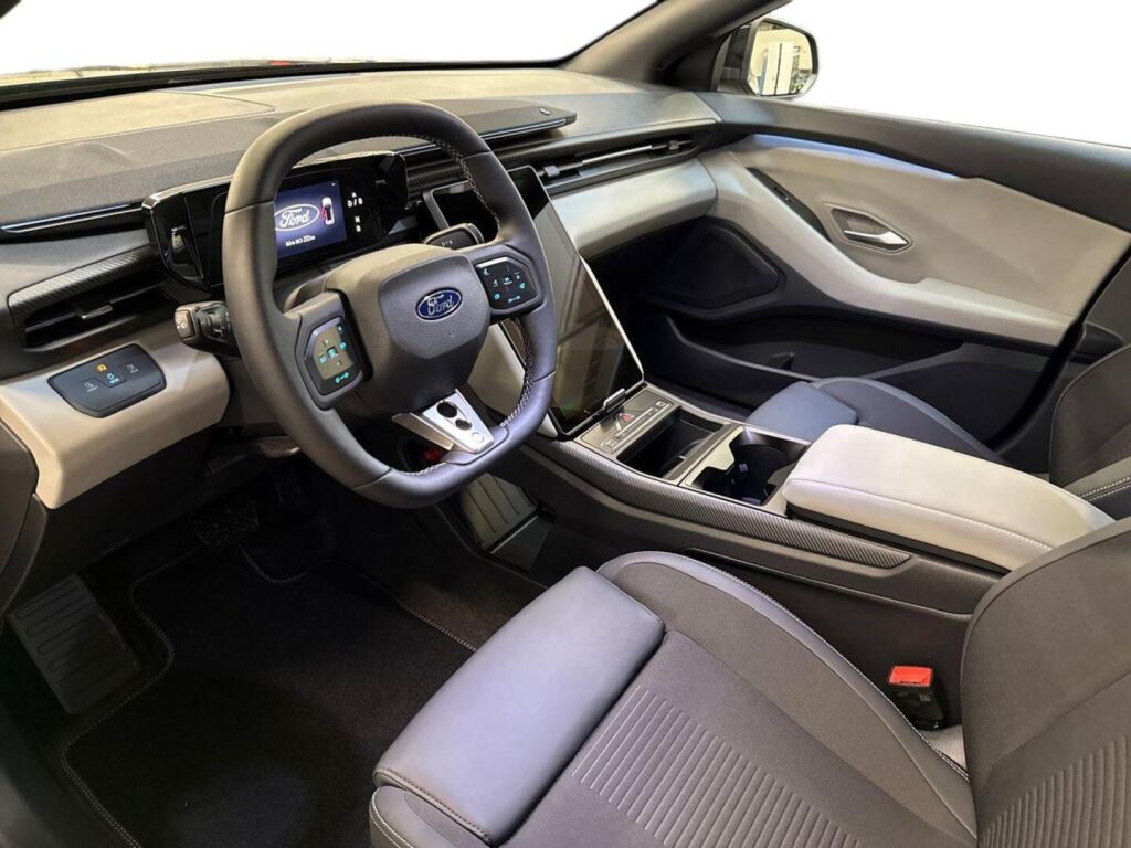 Ford Capri 2026 Musta