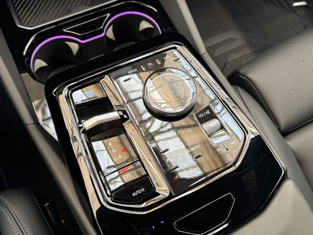 BMW i5 2026 Metalli harmaa