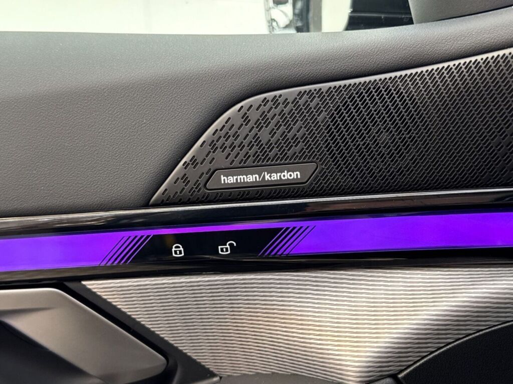 BMW i5 2026 Metalli harmaa
