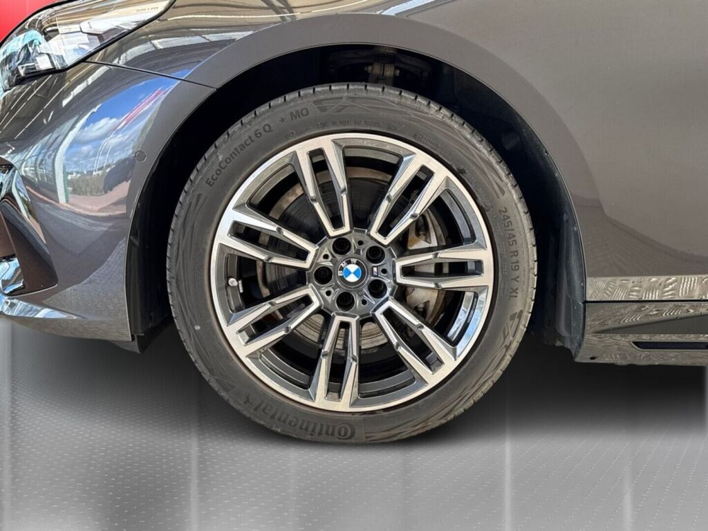 BMW i5 2026 Metalli harmaa