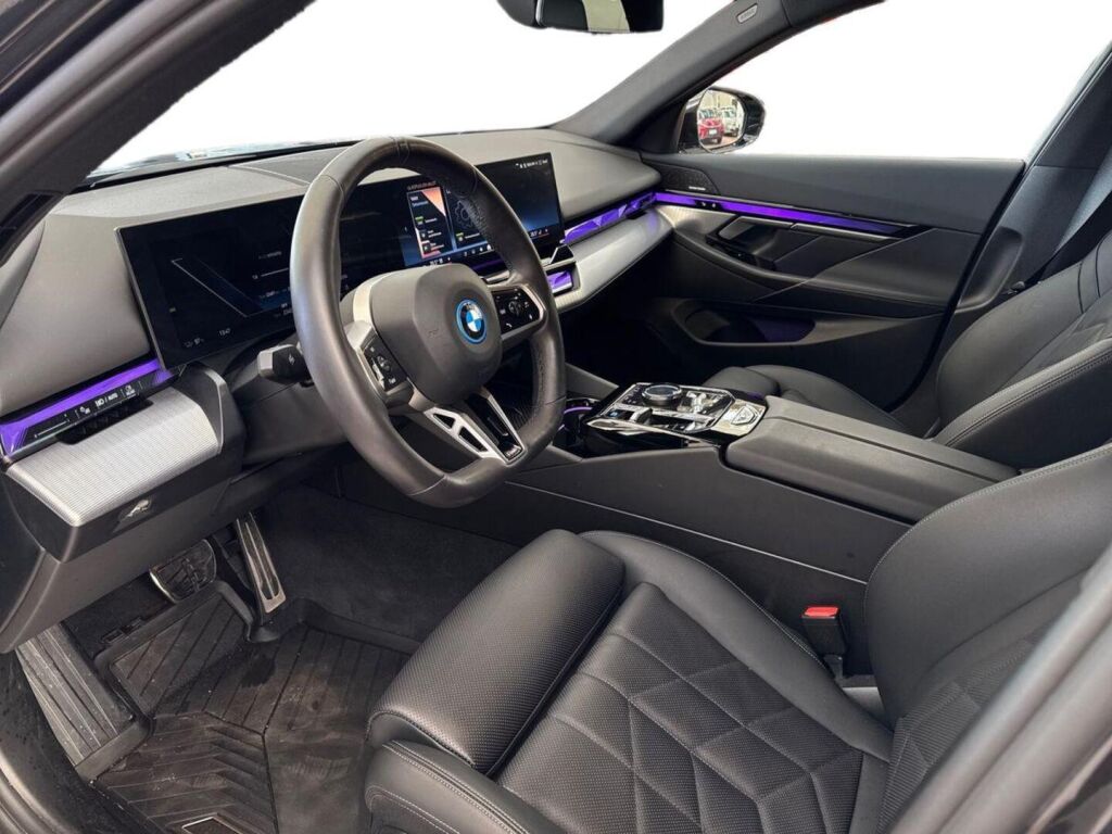 BMW i5 2026 Metalli harmaa