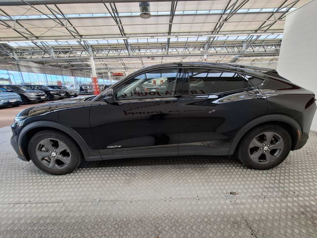 Ford Mustang Mach-E 2022 Musta
