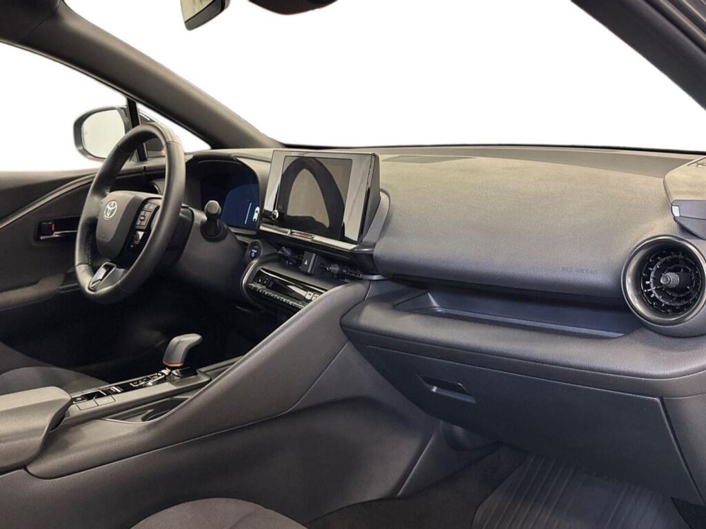 Toyota C-HR 2025 met.harmaa