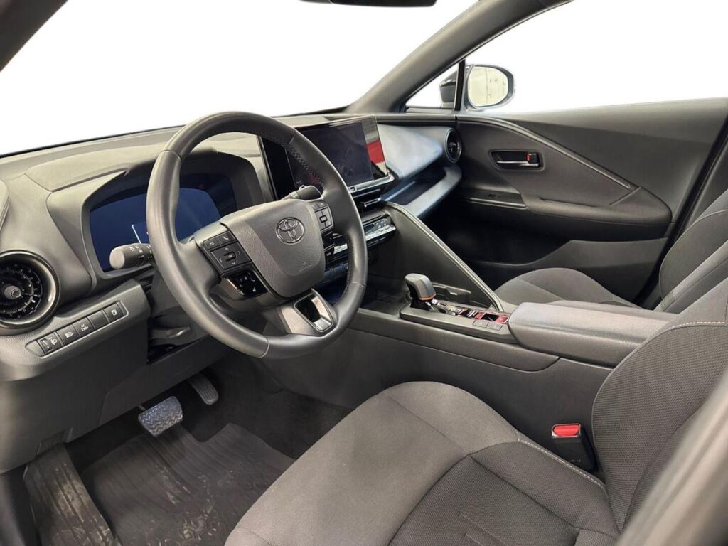 Toyota C-HR 2025 met.harmaa