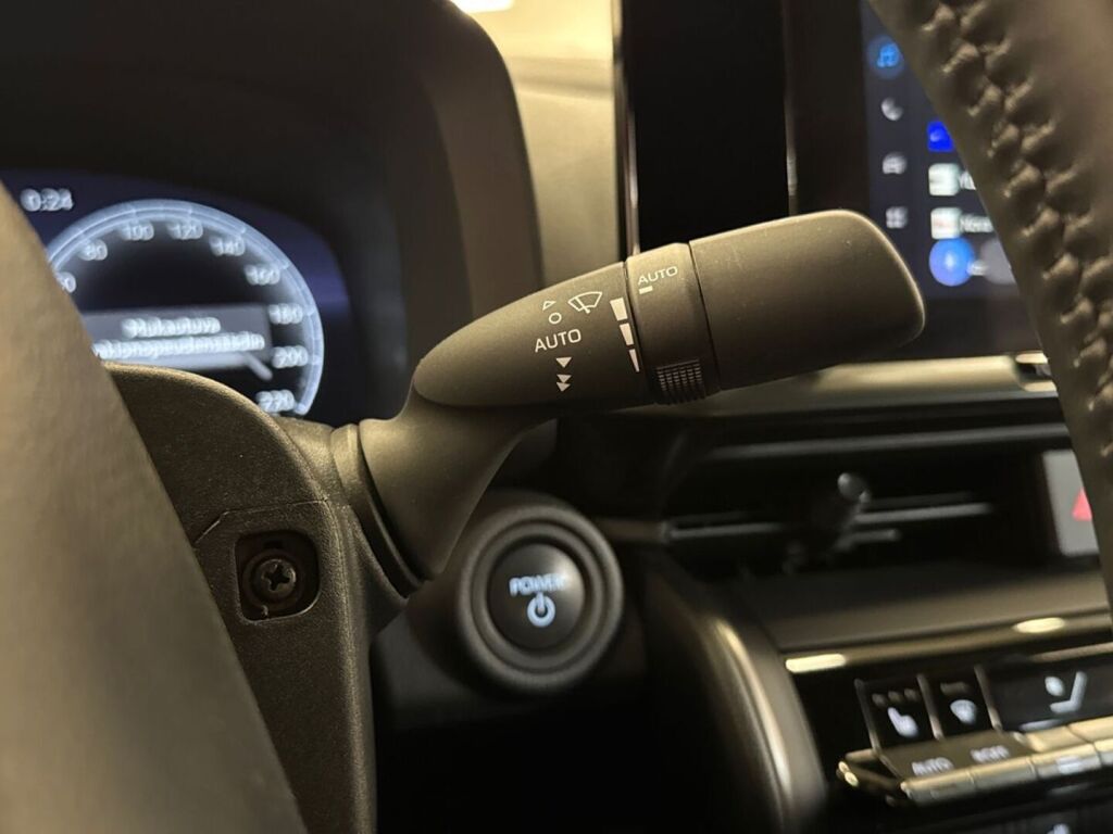 Toyota C-HR 2025 met.harmaa