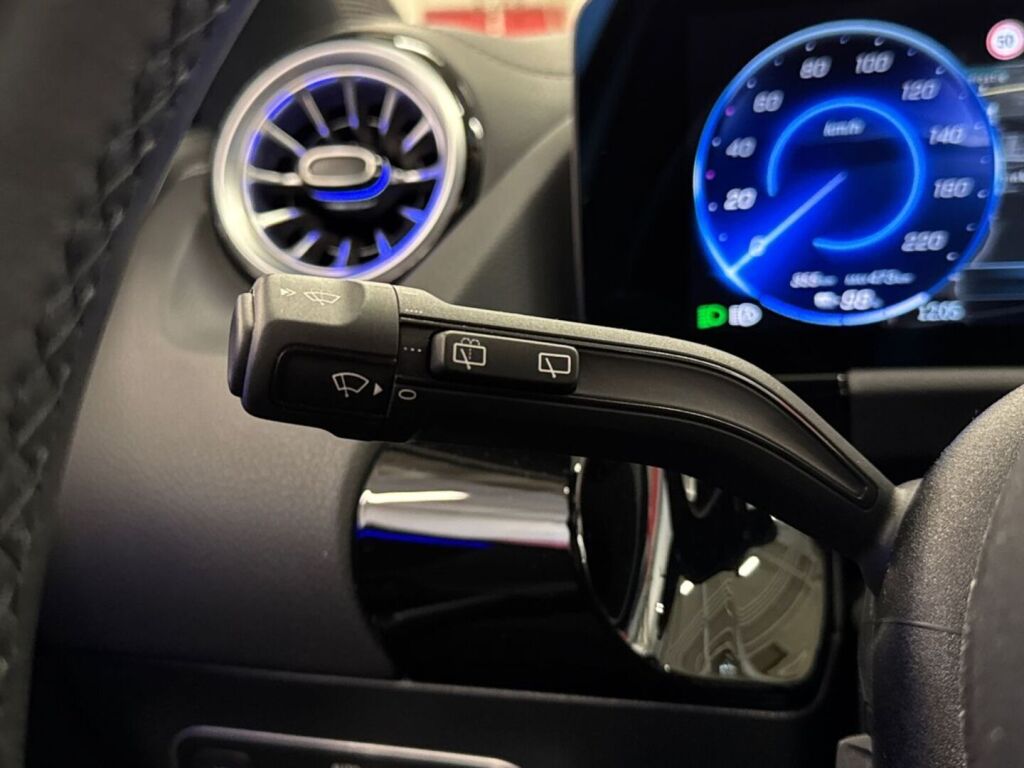 Mercedes-Benz EQA 2025 