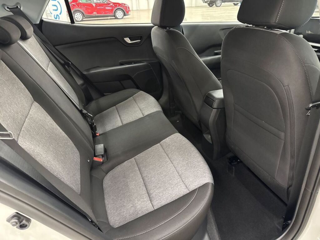 Kia Stonic 2026 Punainen