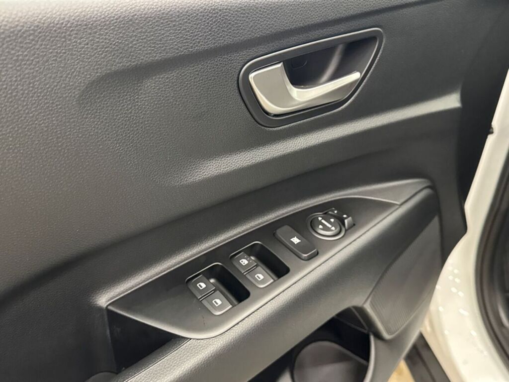 Kia Stonic 2026 Punainen