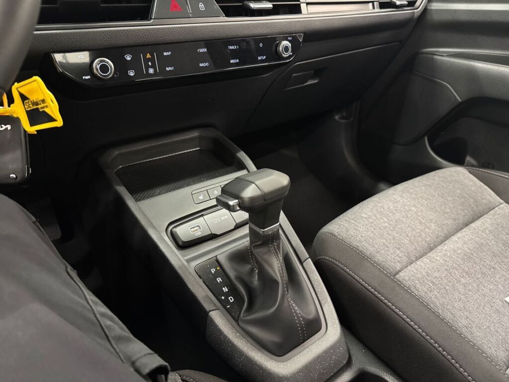 Kia Stonic 2026 Punainen