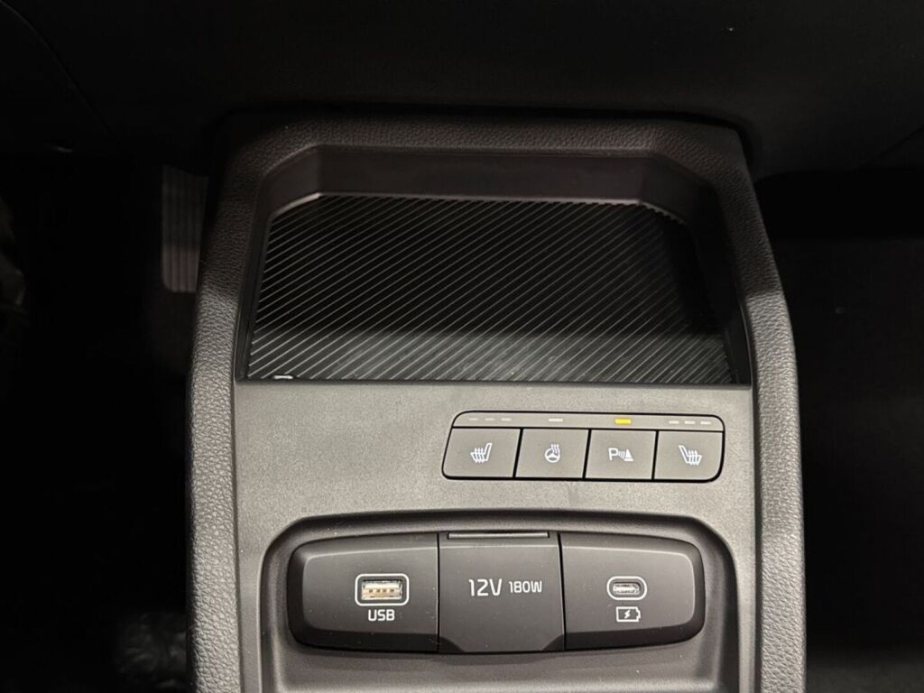 Kia Stonic 2026 Punainen