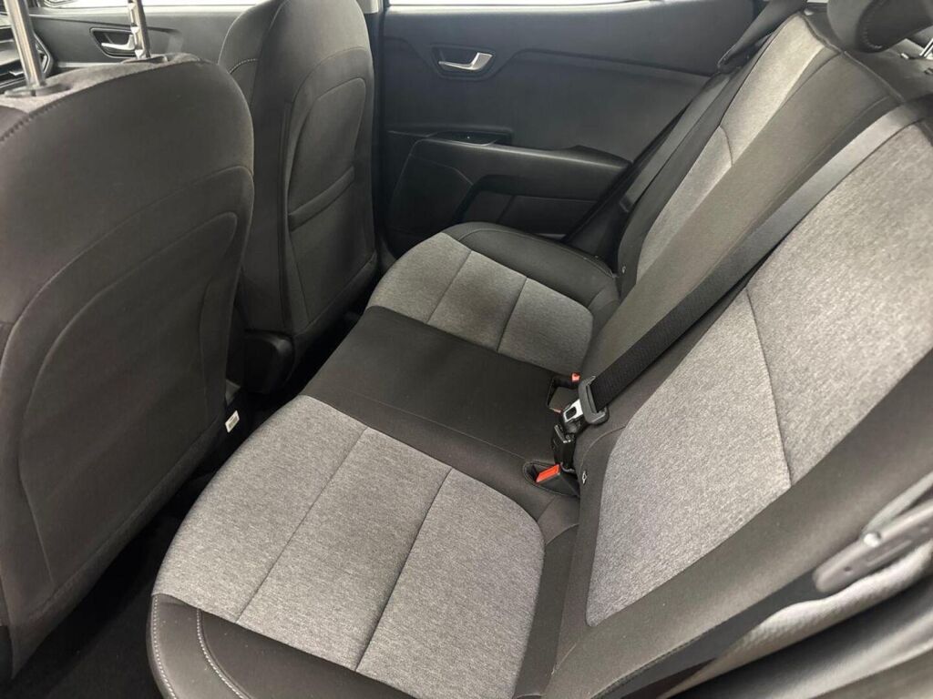 Kia Stonic 2026 Musta