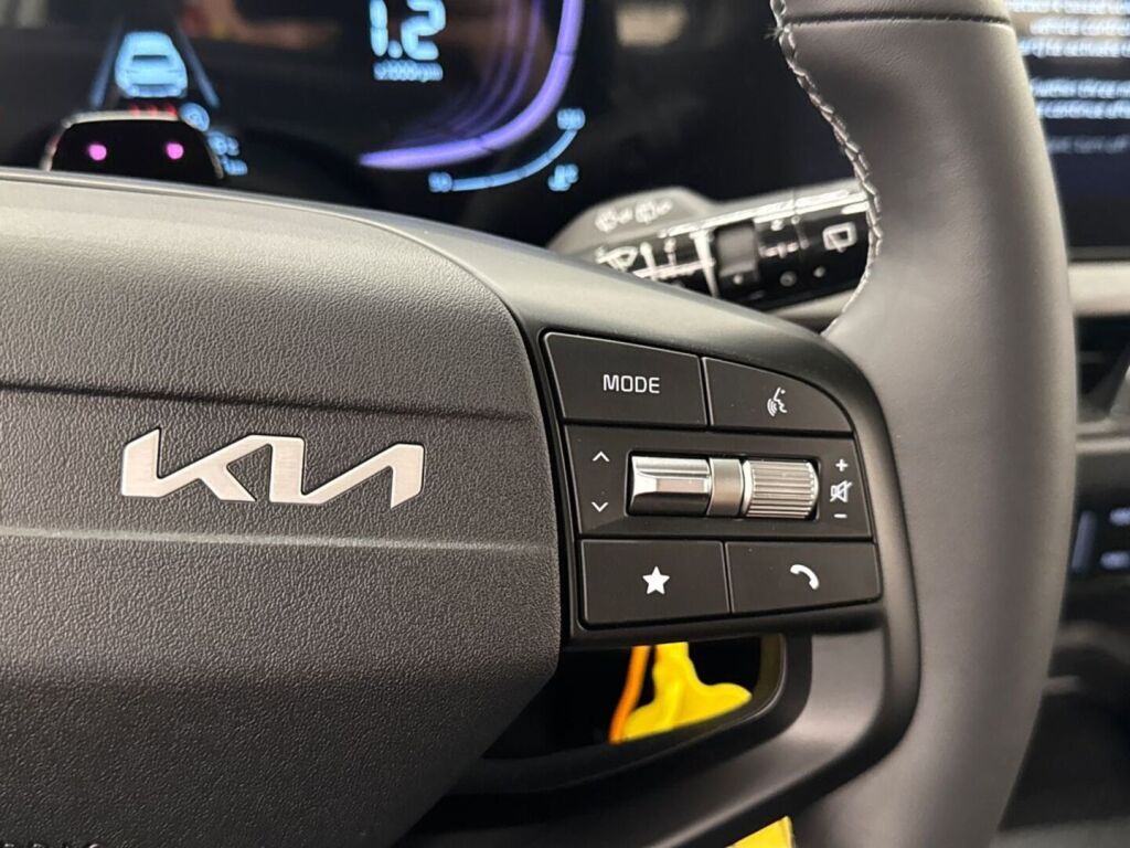 Kia Stonic 2026 Musta