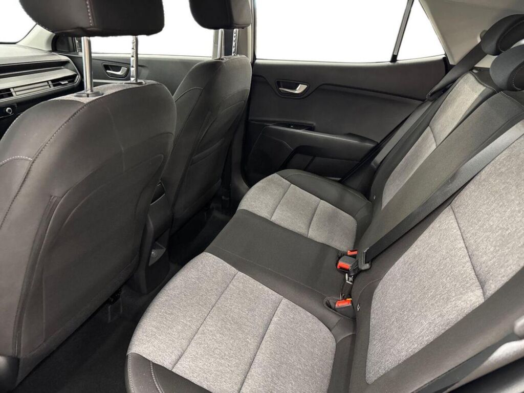 Kia Stonic 2026 Musta
