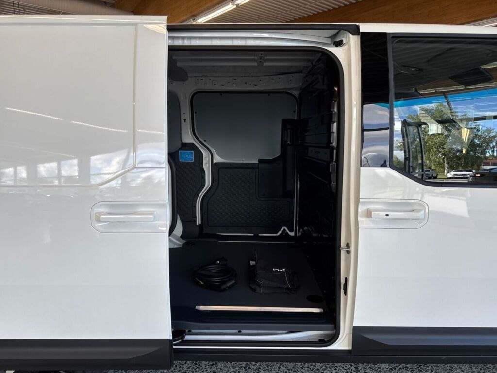 Kia PV5 Cargo 2026 Valkoinen