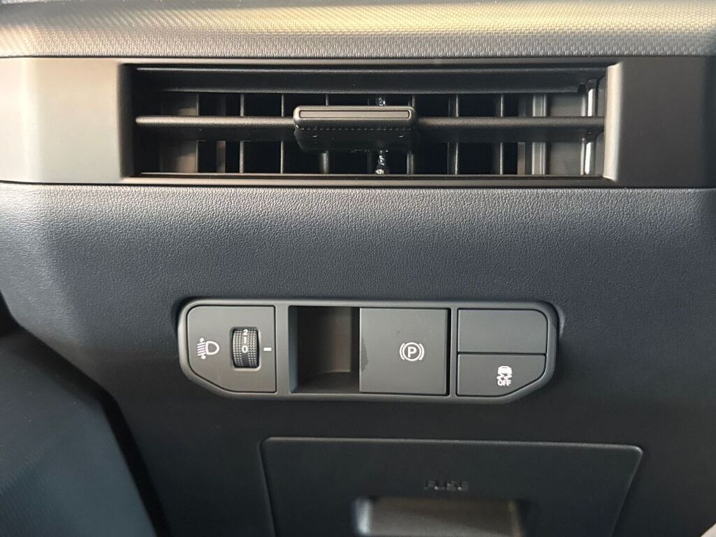Kia PV5 Cargo 2026 Valkoinen