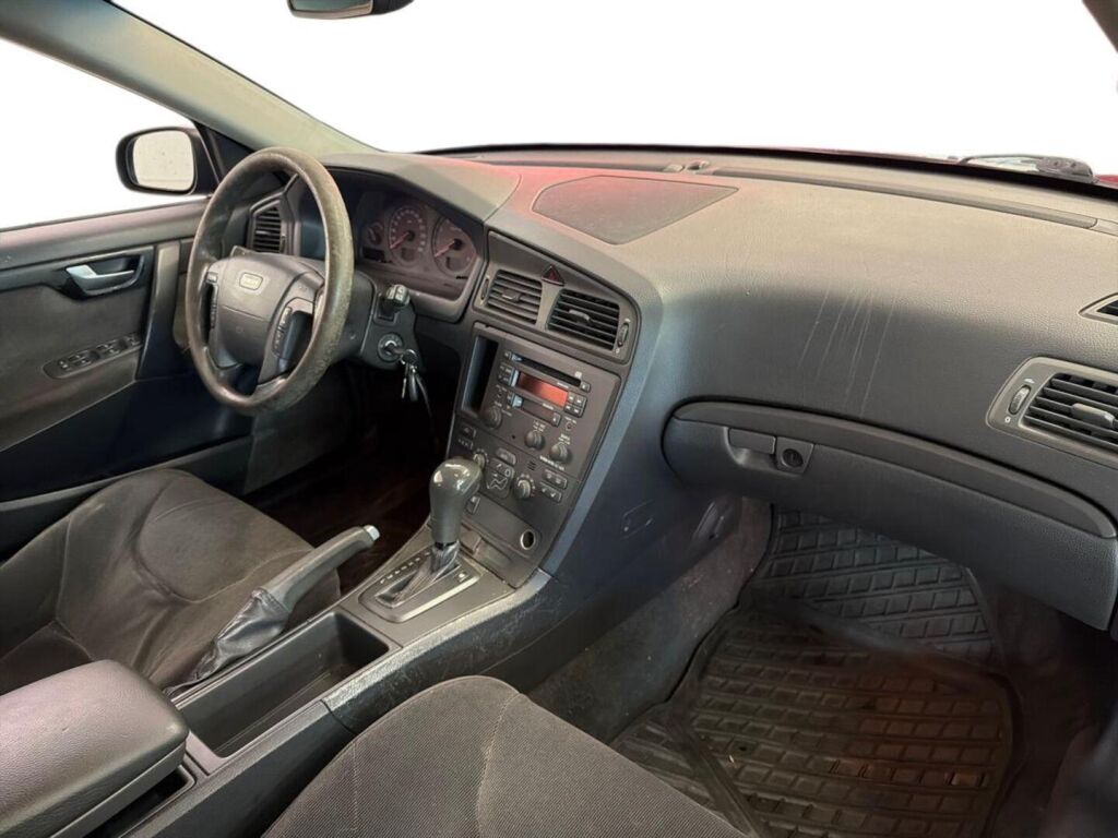 Volvo V70 2002 Harmaa