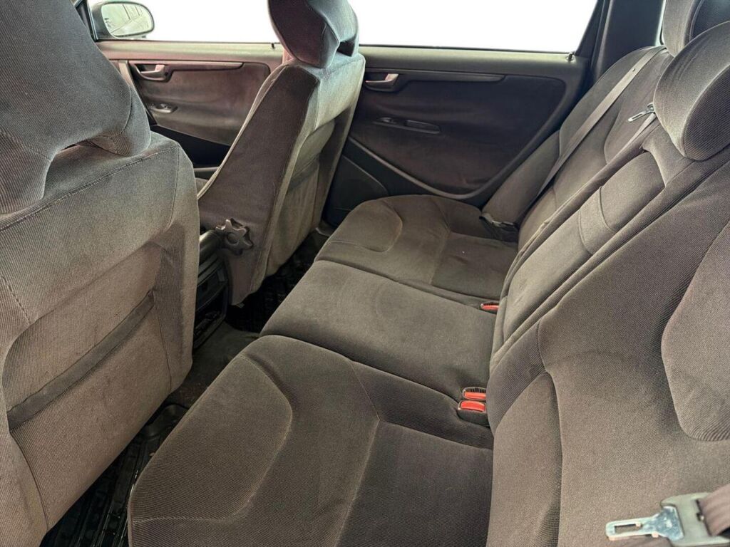 Volvo V70 2002 Harmaa