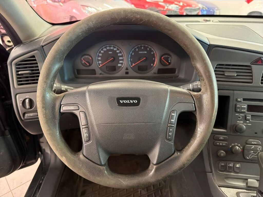 Volvo V70 2002 Harmaa