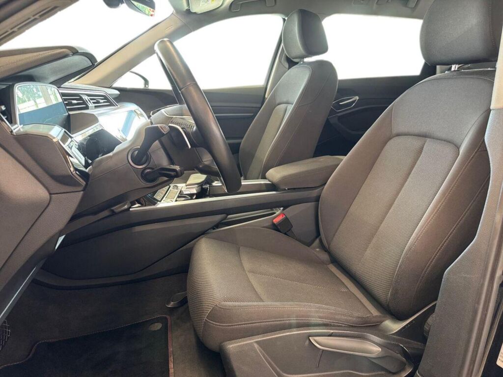 Audi e-tron 2020 Musta