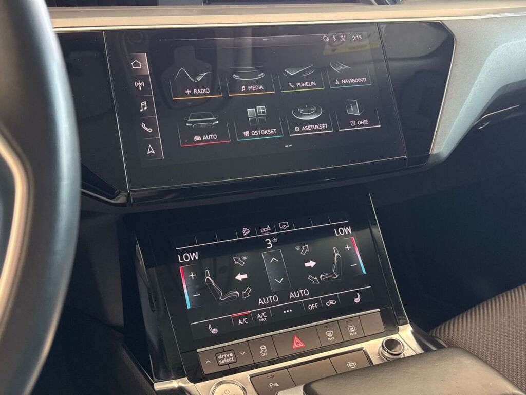 Audi e-tron 2020 Musta