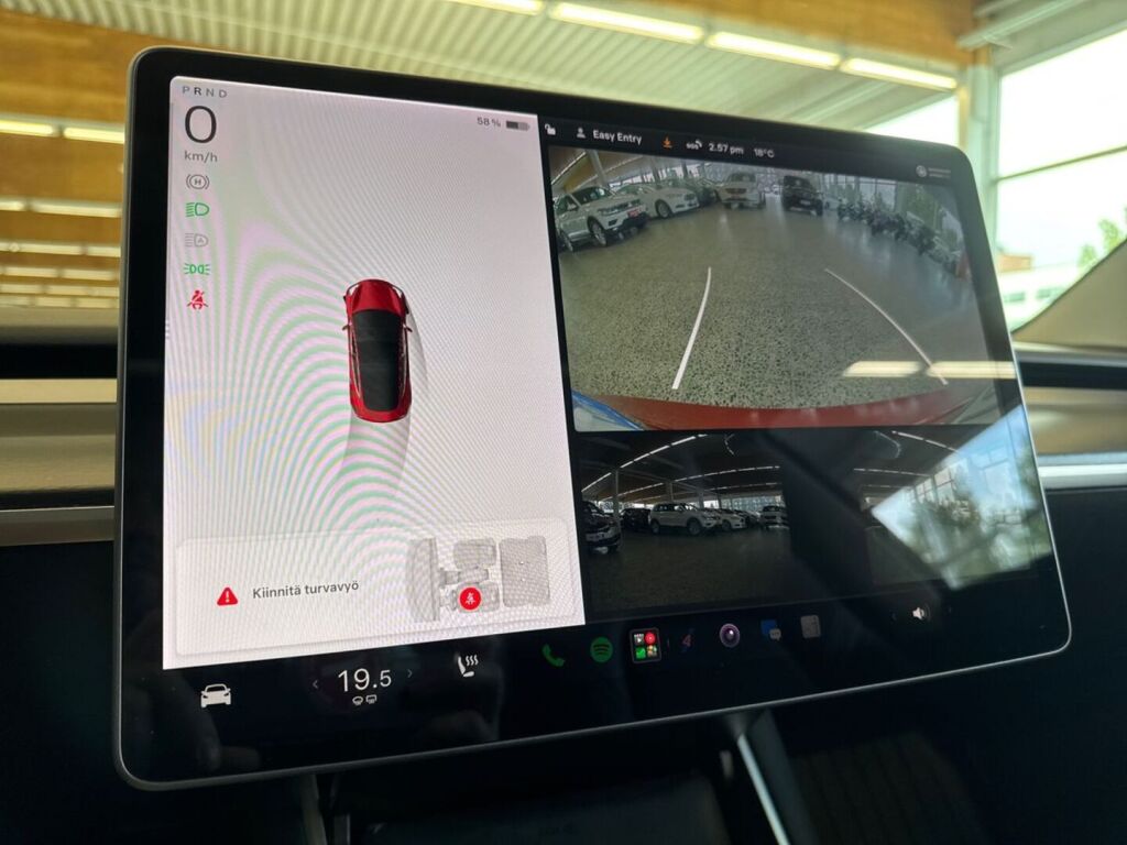 Tesla Model 3 2019 Punainen