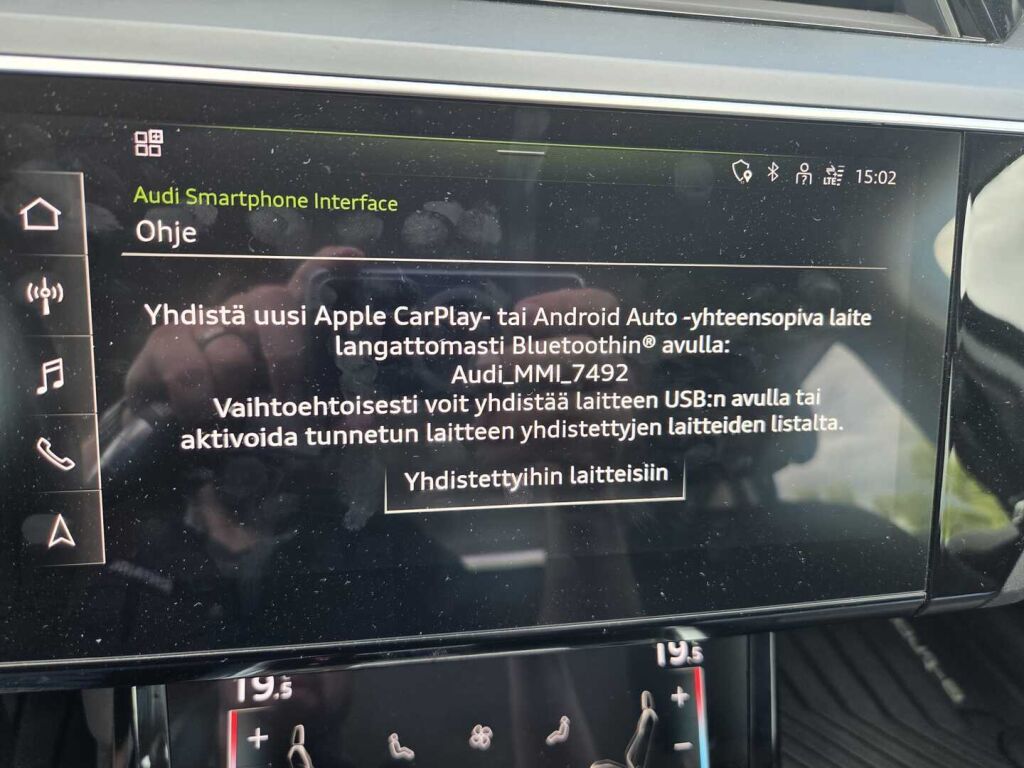 Audi e-tron 2022 Musta