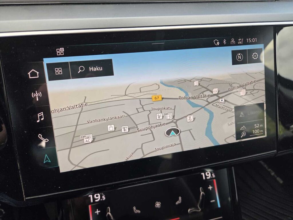 Audi e-tron 2022 Musta