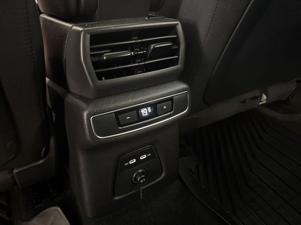 Audi Q4 e-tron 2023 Violetti (Aurora Violet Metallic)