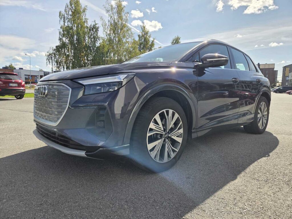 Audi Q4 e-tron 2023 Violetti (Aurora Violet Metallic)