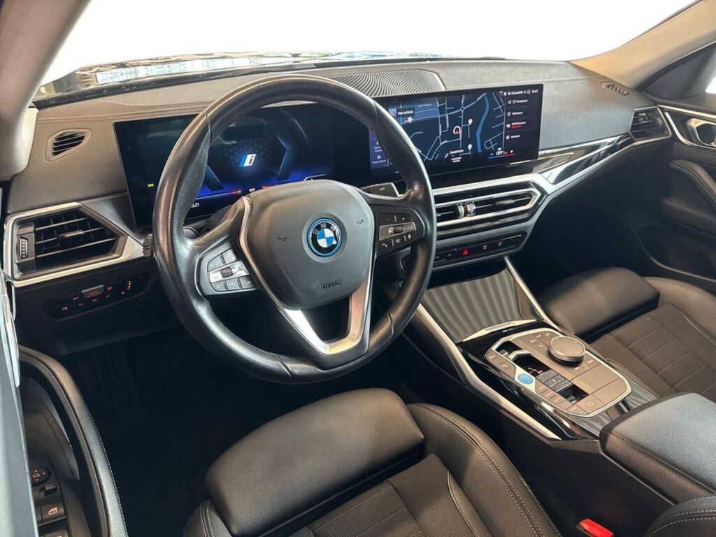BMW i4 2024 Musta