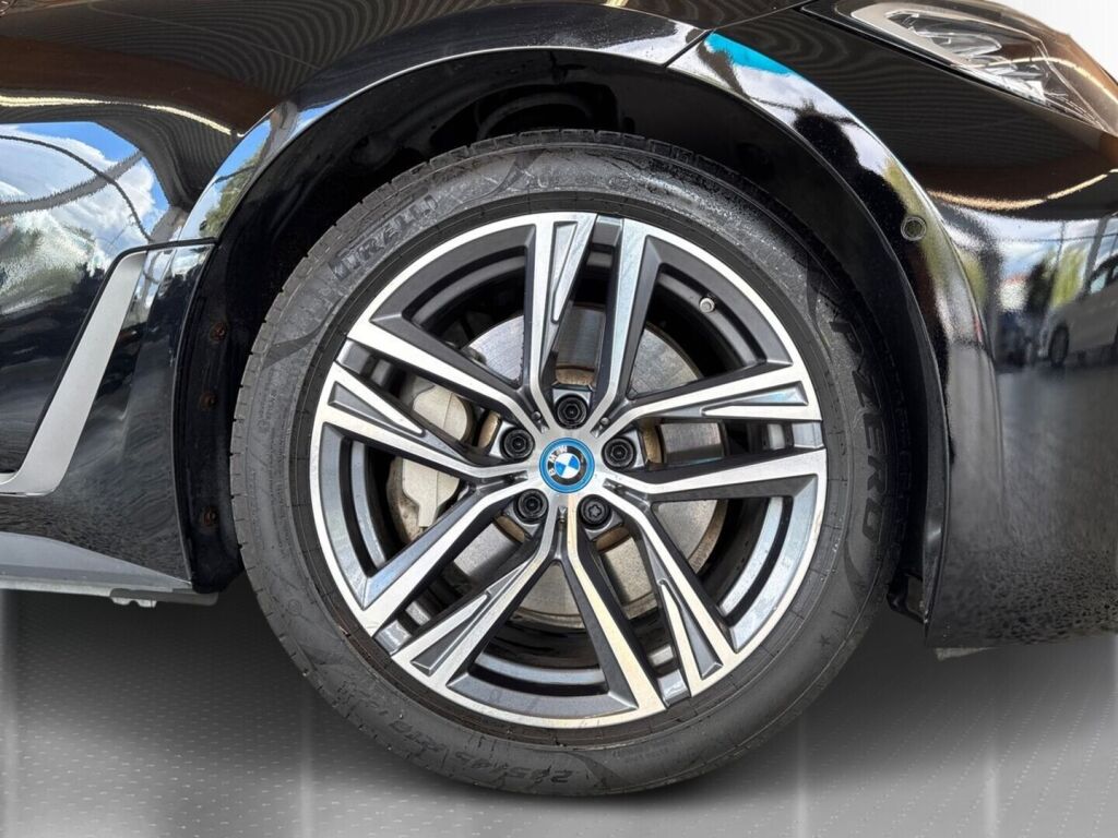 BMW i4 2024 Musta