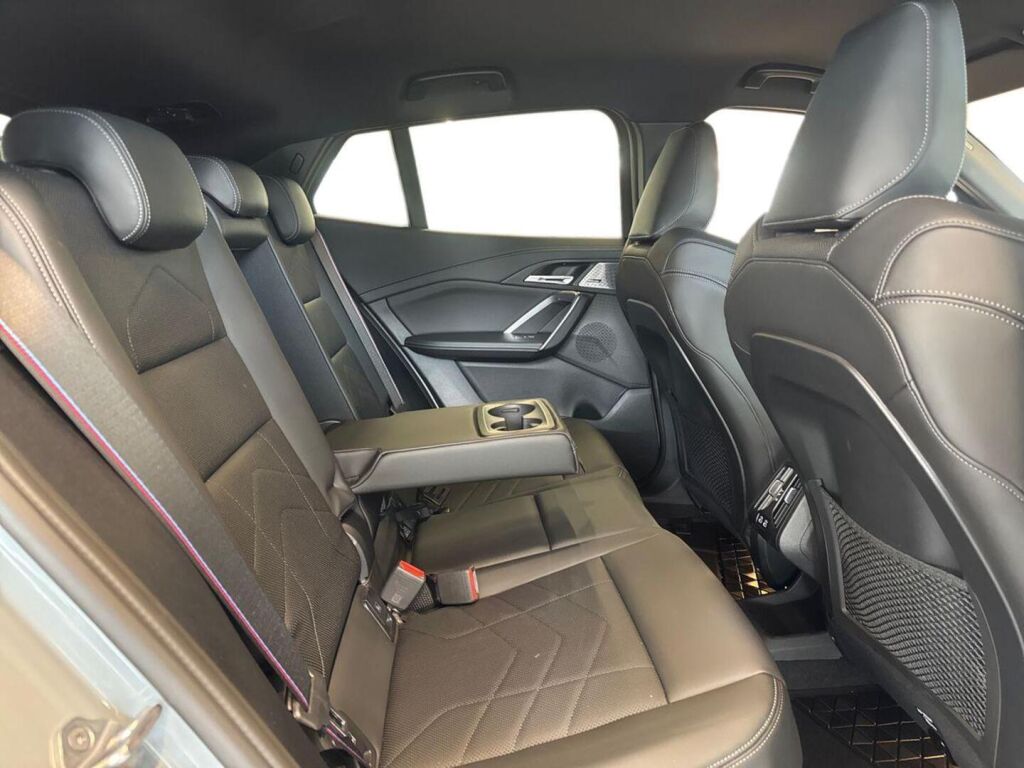 BMW iX2 2024 Harmaa (Brooklyn Grey)