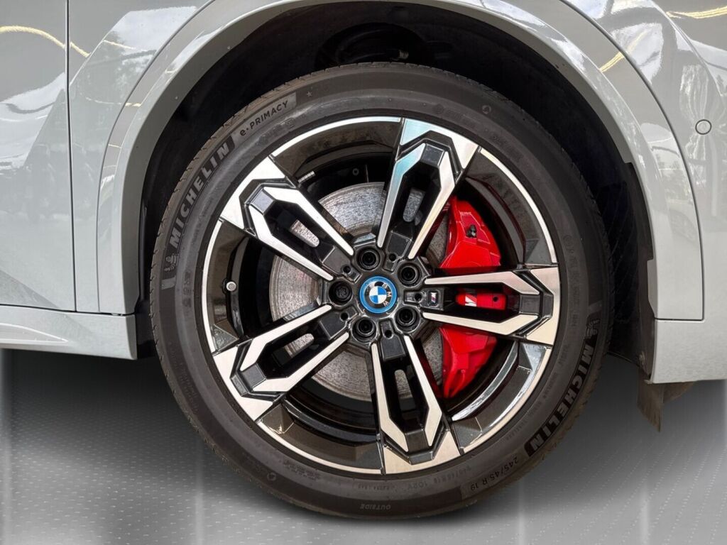 BMW iX2 2024 Harmaa (Brooklyn Grey)