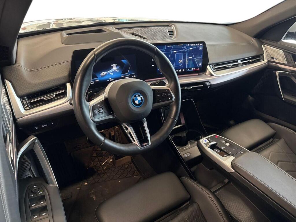 BMW iX2 2024 Harmaa (Brooklyn Grey)