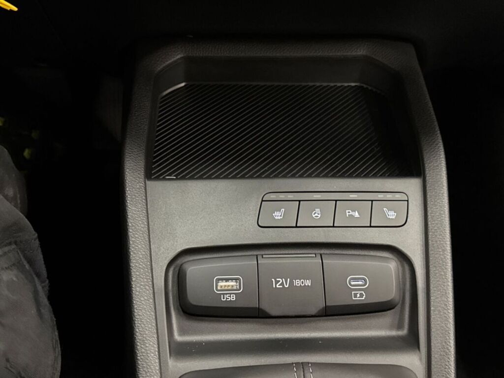 Kia Stonic 2026 Valkoinen