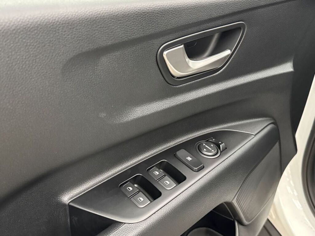 Kia Stonic 2026 Valkoinen
