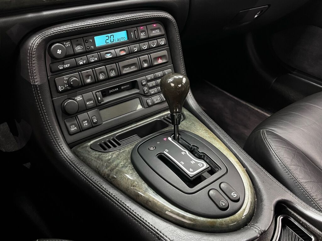 Jaguar XK8 2001 Vihreä