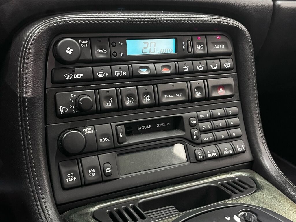 Jaguar XK8 2001 Vihreä