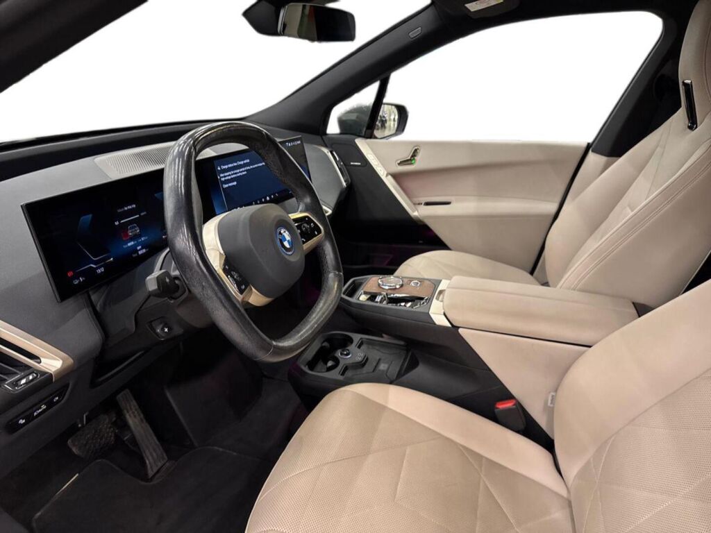 BMW iX 2023 Harmaa (Oxide Grey II Metallic)