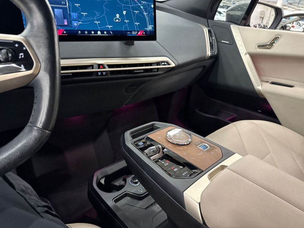 BMW iX 2023 Harmaa (Oxide Grey II Metallic)