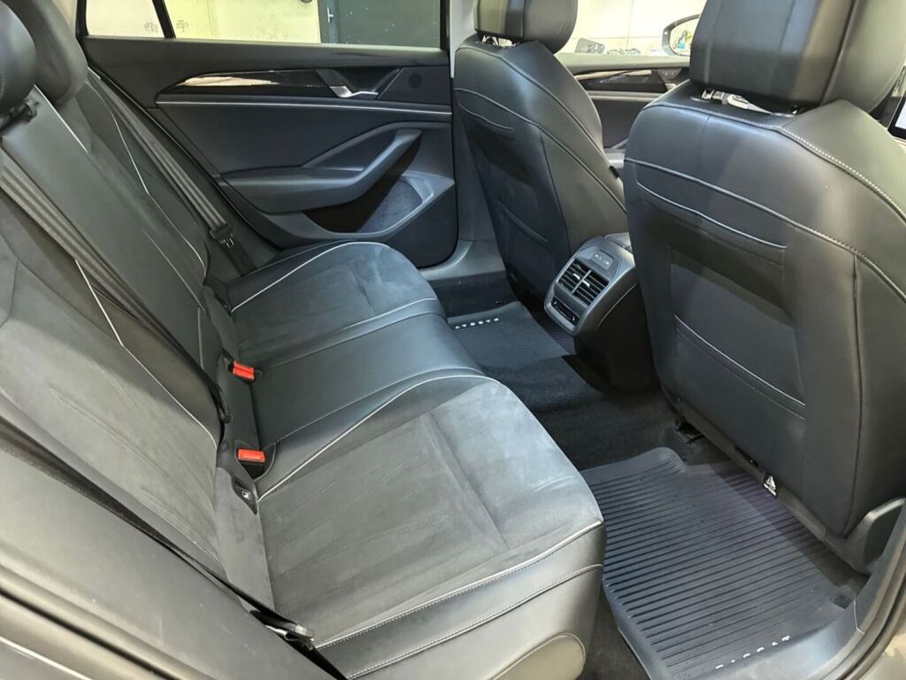 Volkswagen PASSAT 2025 Harmaa