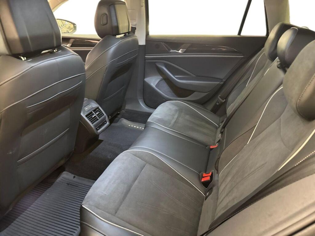 Volkswagen PASSAT 2025 Harmaa