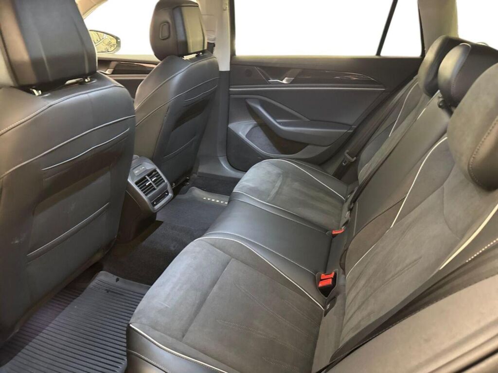 Volkswagen PASSAT 2025 Harmaa