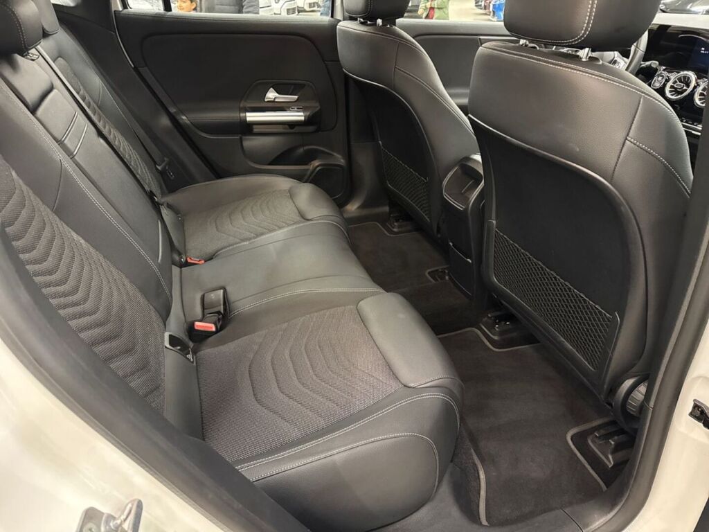 Mercedes-Benz EQA 2023 