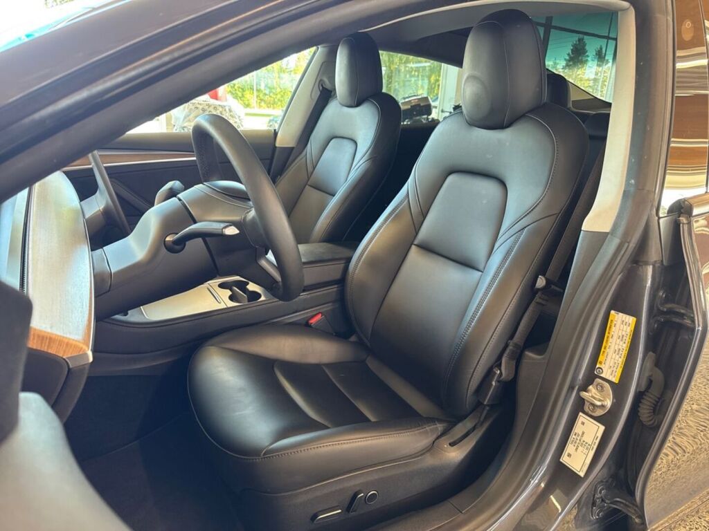 Tesla Model 3 2023 Harmaa