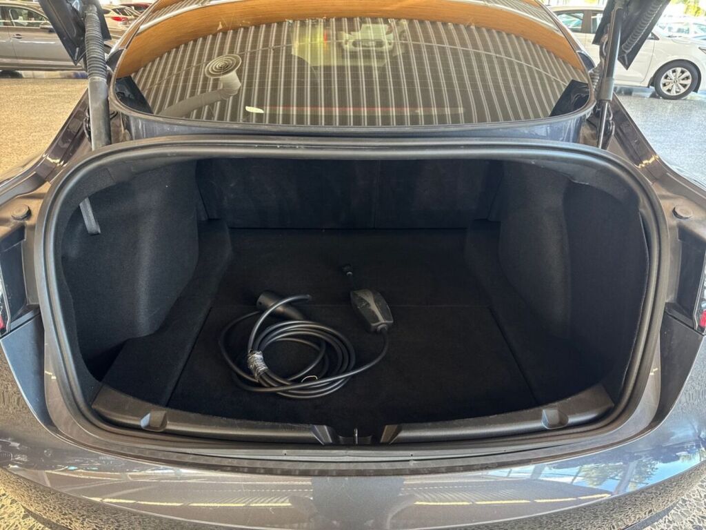 Tesla Model 3 2023 Harmaa